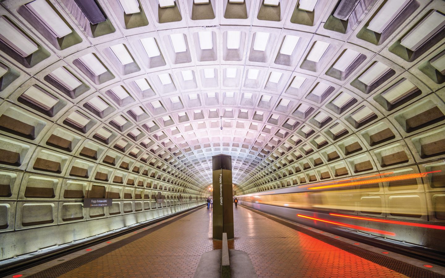 Visualization and Communications Methods for Business Leaders